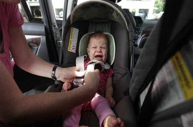 İtalya'da bebeklerin arabada unutulmaması için alarmlı koltuk zorunluluğu geliyor