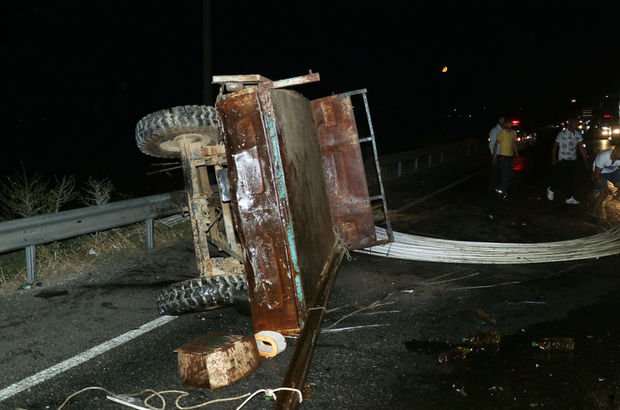 Aydın'da kamyonetle traktör çarpıştı: 1 ölü, 2 ağır yaralı