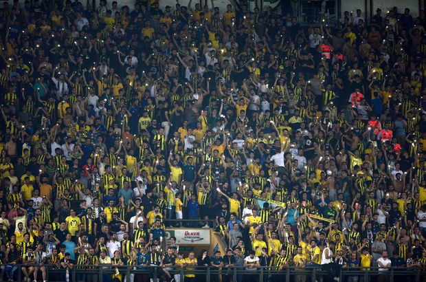 Fenerbahçe taraftarlarına teşekkür etti