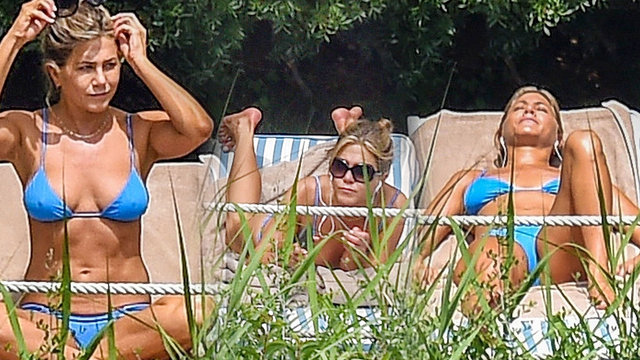Jennifer Aniston hem iş hem de tatil yapıyor - Magazin haberleri