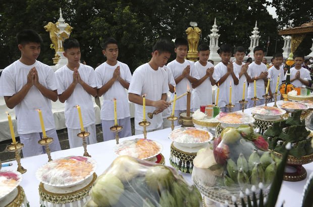 Tayland'da mağaradan kurtulan çocuklar 'kutsanacak'