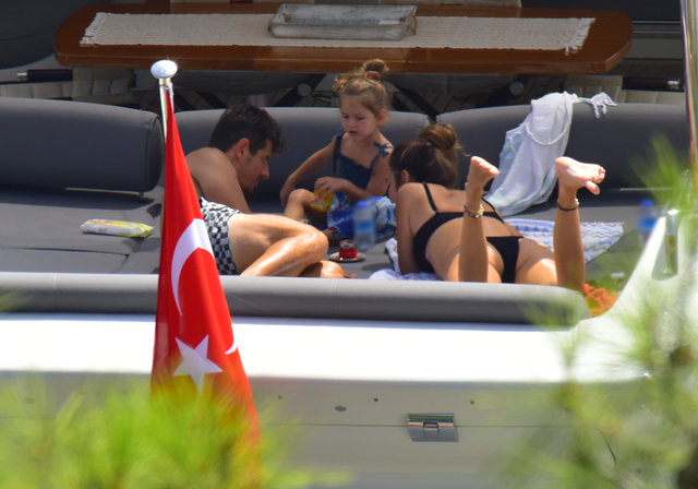 Emre Belözoğlu ailesi ile Bodrum’da tatil yapıyor