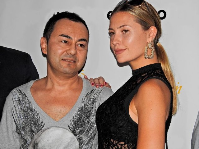 Serdar Ortaç'ın eşi Chloe Loughnan'ın transparan elbisesi dikkat çekti - Magazin haberleri