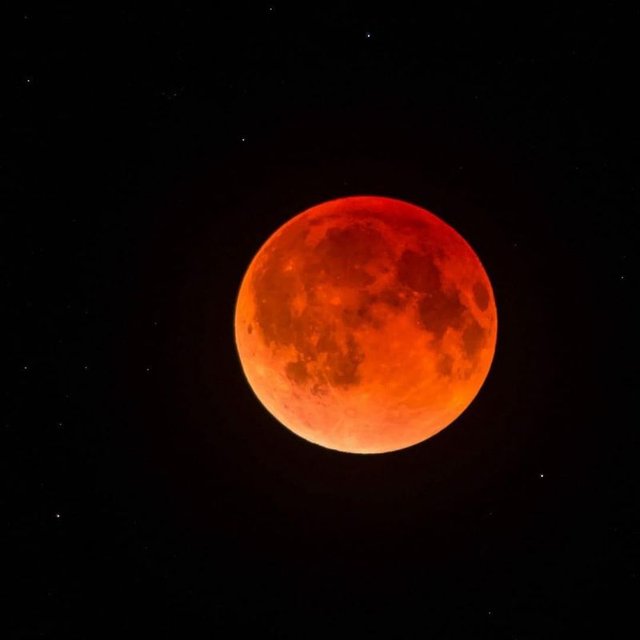Kanlı Ay tutulması 2018! Türkiye ve dünyadan Kanlı Ay tutulmasının nefes kesen fotoğrafları