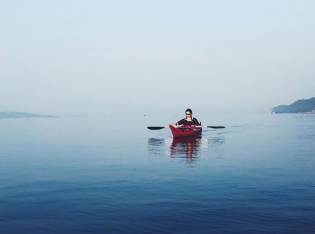 Kadir Doğulu ile Neslihan Atagül doğayla iç içe tatil yapıyor - Magazin haberleri