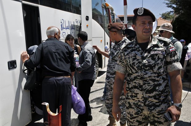 Lübnan'daki Suriyeli mülteciler ülkelerine dönüyor