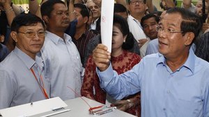 Kamboçyada 33 yıldır ülkeyi yöneten Hun Sen, seçimleri tekrar kazandı Kamboçyada 33 yıldır ülkeyi yöneten Hun Sen, seçimleri tekrar kazandı
