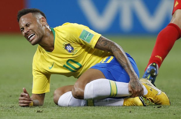 Neymar eleştirileri kabullendi ve değişeceğini söyledi