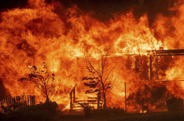 California'da tarihin en büyük yangını!