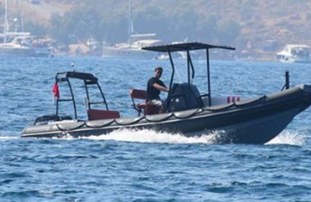 Kıvanç Tatlıtuğ dalış için 400 bin liraya tekne aldı - Magazin haberleri
