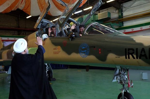 İran yerli savaş uçağı Kovsar'ı tanıttı!