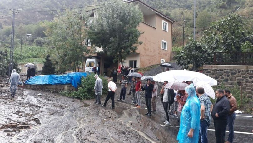 Trabzonda sağanak, su baskınlarına sebep oldu Trabzonda sağanak, su baskınlarına sebep oldu