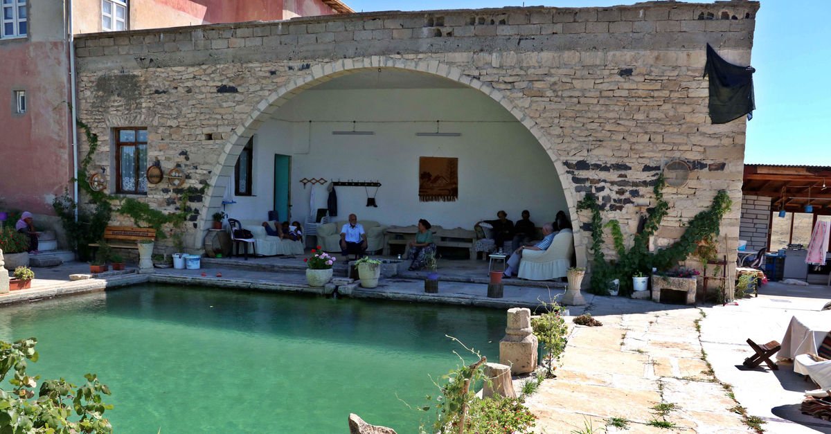 elazig daki 700 yillik konakta tarihle ic ice yasiyorlar yasam guncel haberler