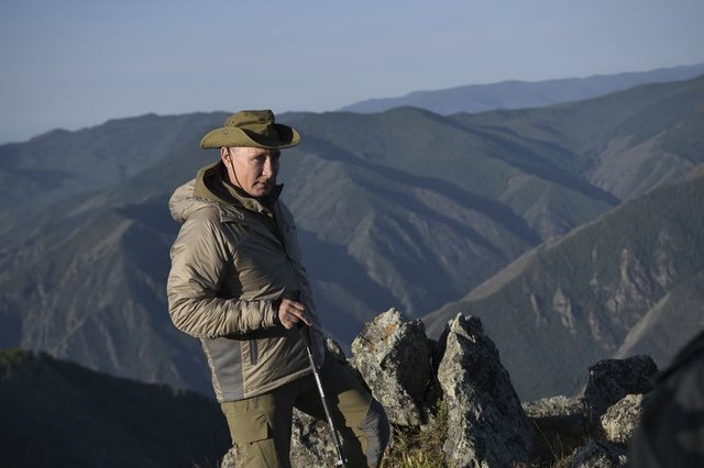 Putin, Sibirya dağlarına çıktı!