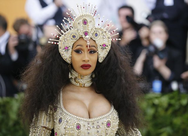 Cardi B'den çırılçıplak poz - Magazin haberleri