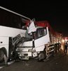 Bolu’da, TEM Otoyolu üzerinde arıza nedeniyle emniyet şeridine park eden otobüse arkadan çarpan kamyondaki 1 yolcu öldü, 4 kişi yaralandı