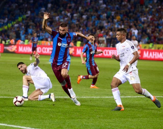 Burak Yılmaz'ın Beşiktaş'a transferi neden olmadı?