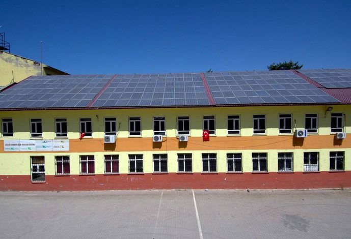 Elektrik üreten okul 4 yılda 240 bin lira kazandı
