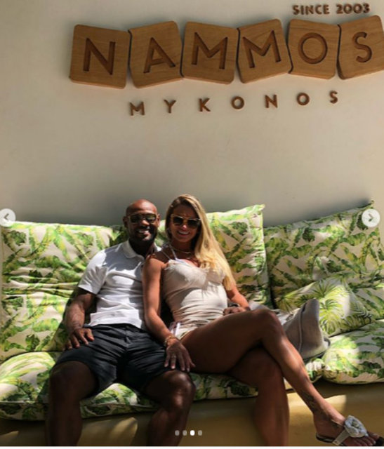 Vagner Love ve eşi Lucilen Pires Mikonos'ta tatilde - Magazin haberleri