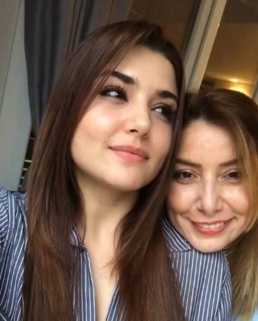 Hande Erçel'den annesi Aylin Erçel'e duygusal mesaj - Magazin haberleri