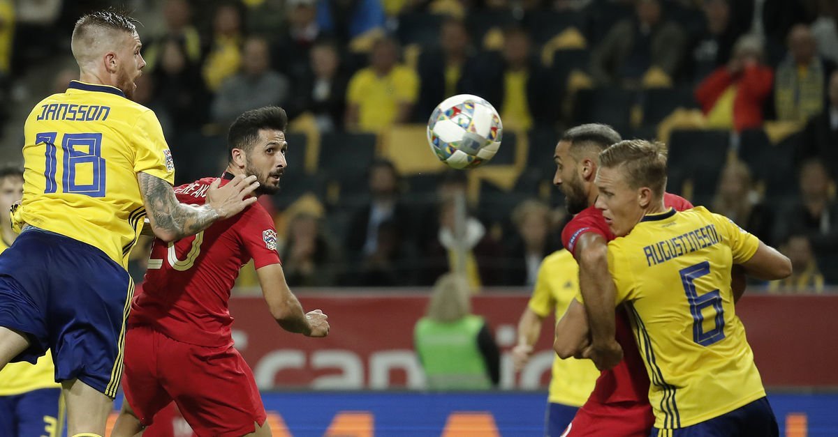 Сборная турции по футболу. Швеция турция 3 3. Швеция турция 3 3. Швеция турция 2015 полный матч. Турки в швеции.