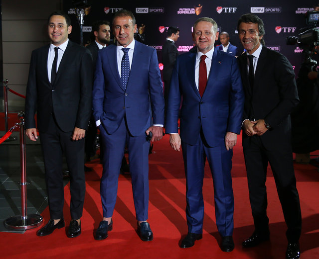'Futbolun Süperleri' ödül töreninde yıldızlar geçidi (Fotoğraflar)