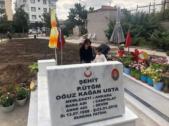 Eşinin katilleri yakalandı şehitliğe koştu