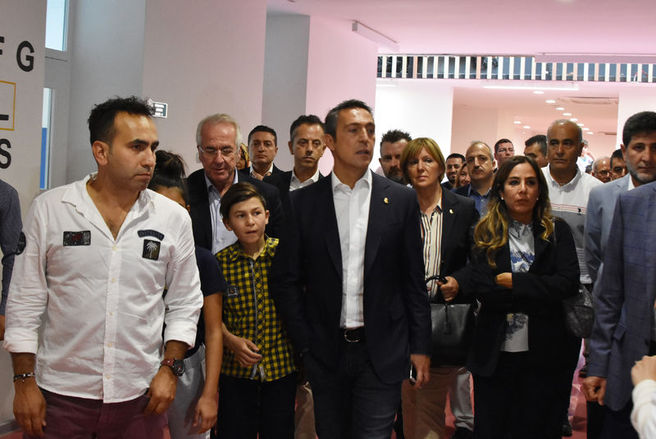 Ali Koç, otizmli çocuklarla bir araya geldi Ali Koç, otizmli çocuklarla bir araya geldi