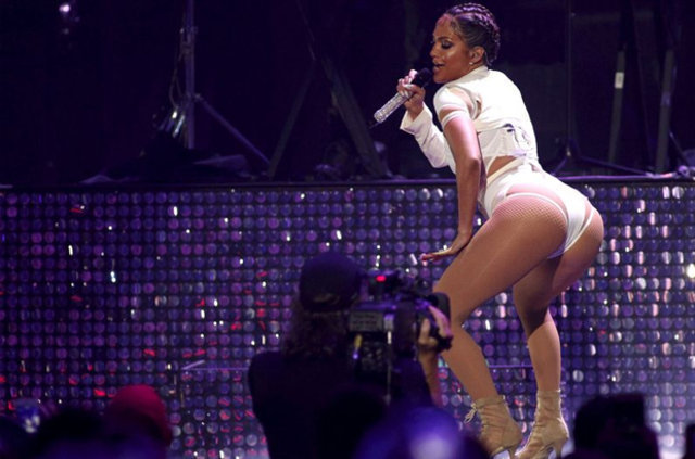 Jennifer Lopez sosyal medyayı salladı - Magazin haberleri
