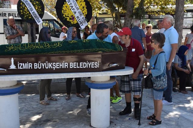 Usta oyuncu Oytun Şanal en sevdiği yerde toprağa verildi - Oytun Şanal kimdir?