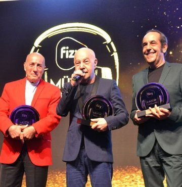 İstanbul Müzik Ödülleri sahiplerine verildi