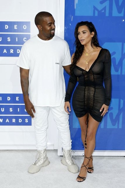 Kim Kardashian'ın eşi Kanye West adını değiştirdi - Magazin haberleri