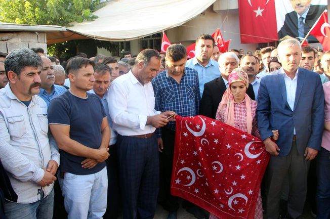 Şehit Tosun'un kızı: "Devletimize daha çok bağlanıyoruz"