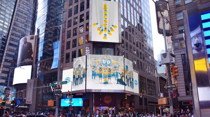 BiP’in yurtdışındaki ilk reklamları New York’ta, ünlü Times Meydanı’nda dijital ekranlarda yayınlandı.