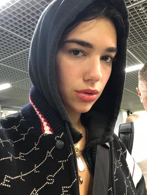 Dua Lipa iç çamaşırlı pozuyla sosyal medyayı salladı - Magazin haberleri