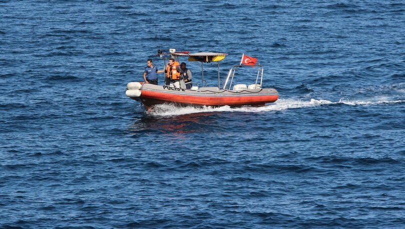 Karaburun Da Duzensiz Gocmenleri Tasiyan Teknenin Batmasi Gundem Haberleri