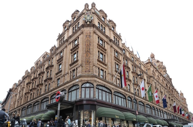 Londra'nın en lüks alışveriş merkezinde 21 milyon dolar harcayan Azeri kadın