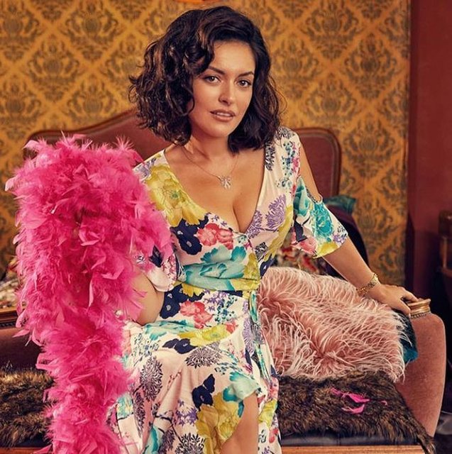 Ezgi Mola: Aklım almıyor, heyecandan ölüyorum 63