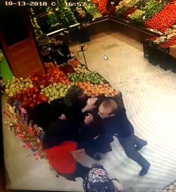 "Hayır" diyen genç kıza markette dehşet yaşattı!