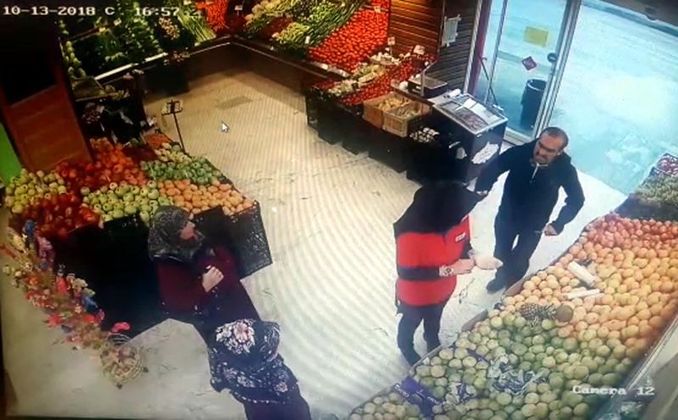 "Hayır" diyen genç kıza markette dehşet yaşattı!