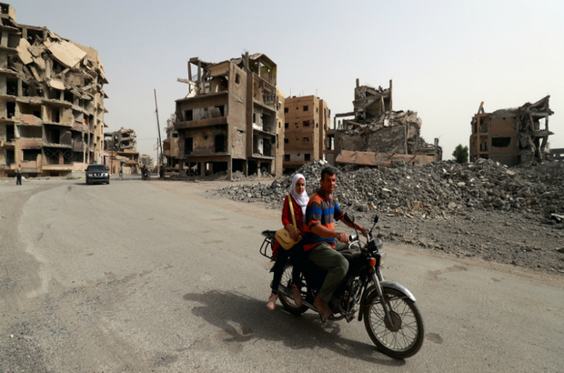 IŞİD'in elinden alınışının birinci yılında hâlâ Rakka: Yeniden inşayı kim üstlenecek?