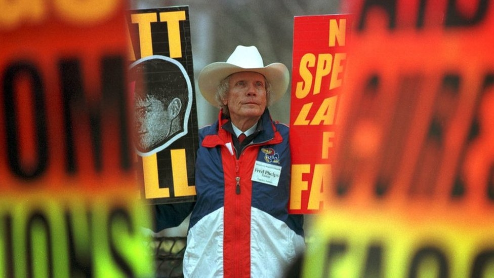 Fred phelps 1929 god hates gays