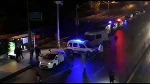 Son dakika... Şirinevler'de bir kişi aracında vurularak öldürüldü