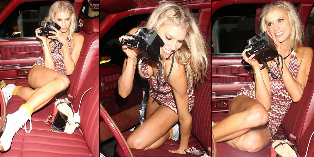 Charlotte'den sıcak pozlar