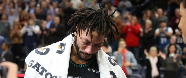 Derrick Rose! Kariyer rekoru, maçı kurtaran blok ve gözyaÅları...