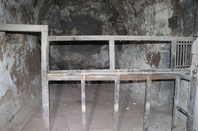 Dünyanın ilk akıl hastanesine defineci darbesi