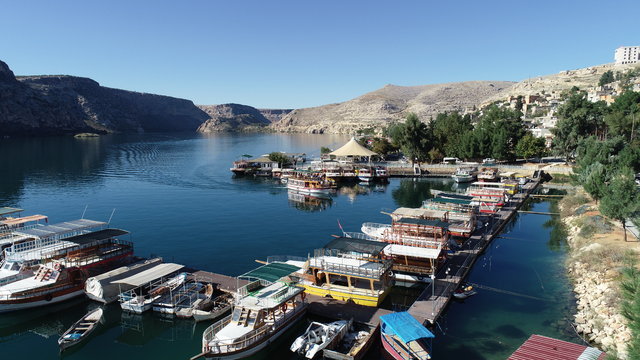 Sonbahar Halfeti'ye ayrı bir güzellik kattı