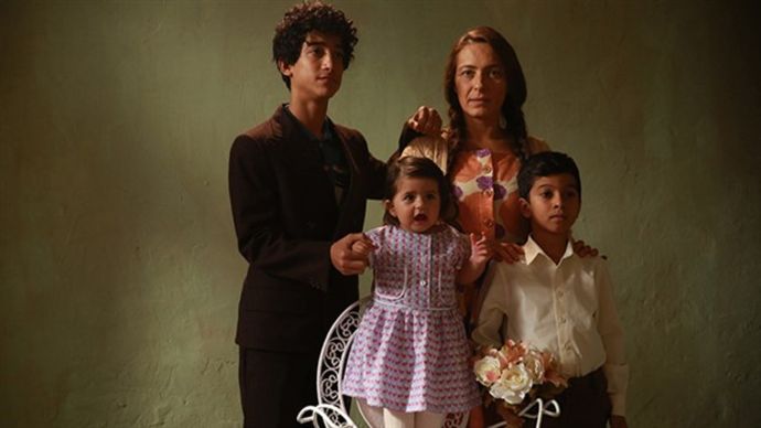 Filmde Müslüm Gürses'in gençliğini Şahin Kendirci, annesini ise Ayça Bingöl canlandırıyor.