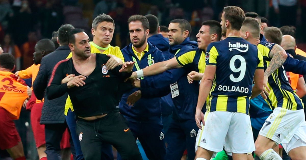 "Hasan Şaş'ı futboldan men edin"