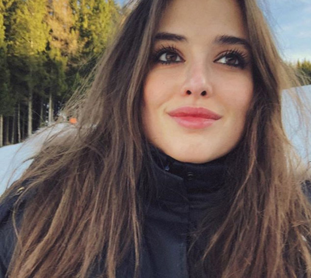Türk güzel Elif Aksu'nun küvet pozu olay oldu - Magazin haberleri